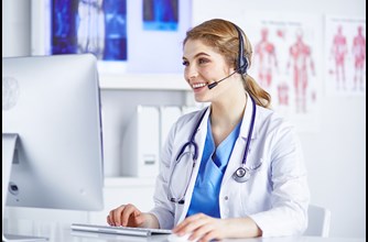 125270216_lege_på_telefon.jpg